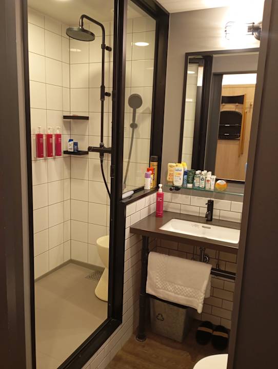 Zimmer MOXY Tokyo Kinshicho by Marriott