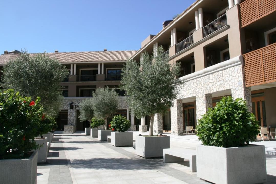 Plaza vor dem Hotel Hotel Playa Calera