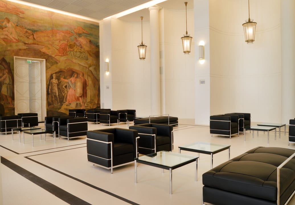 Affreschi Ballroom sitting area Hotel Palazzo Esedra