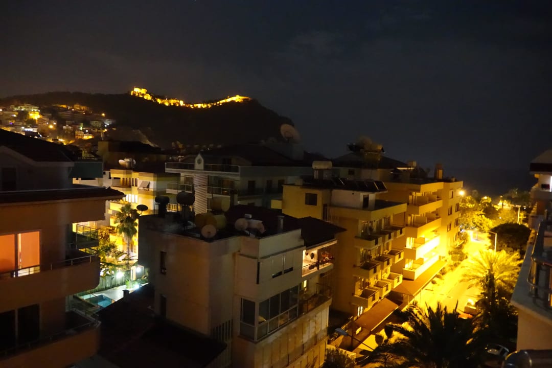 Blick vom Balkon bei Nacht Hotel Kahya