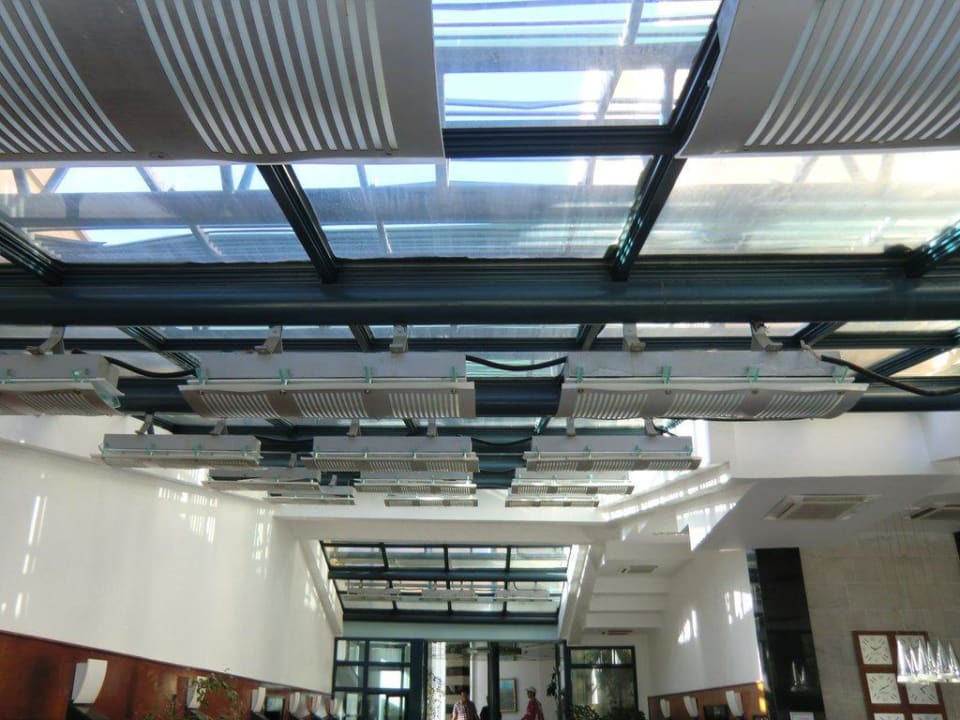 "Wie auf dem Bahnhof" Le Jardin Resort