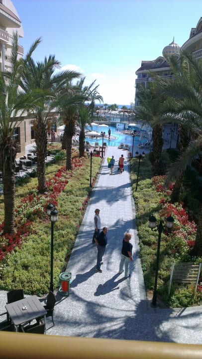 Blick auf den Pool Kirman Belazur Resort & Spa