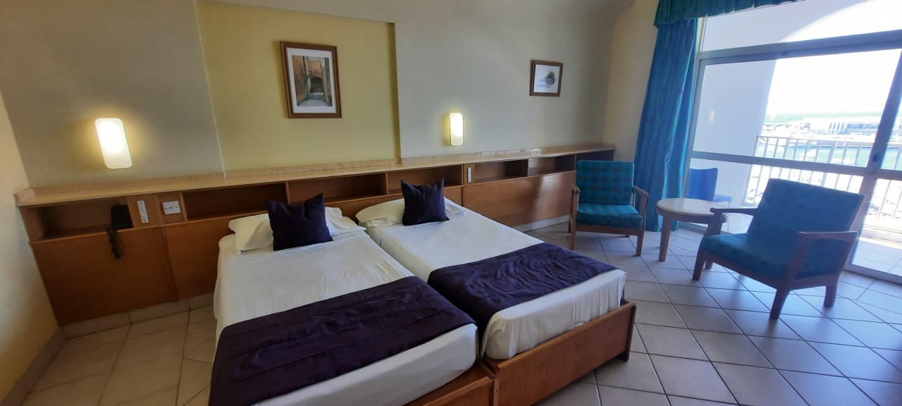 Zimmer Paradise Bay Resort Hotel