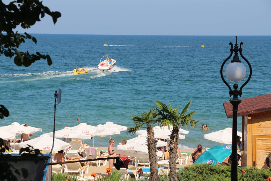 Blick vom Pool zum Strand GRIFID Vistamar