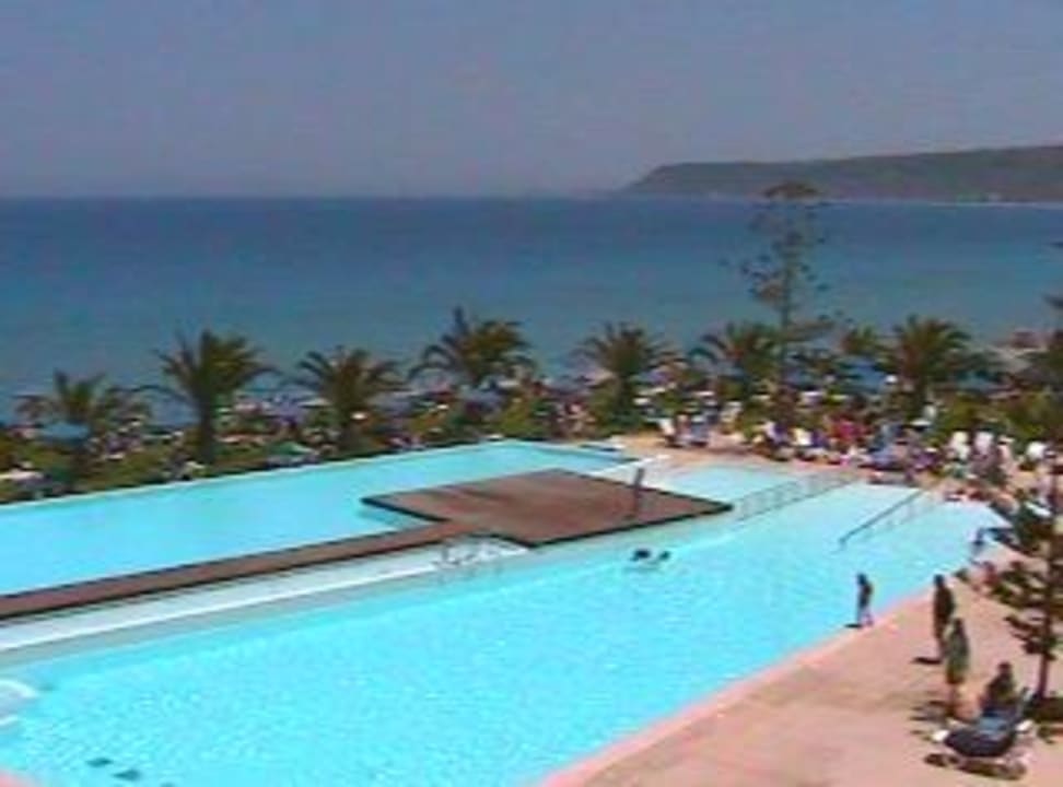 Pool und Meer The Ixian Grand & All Suites