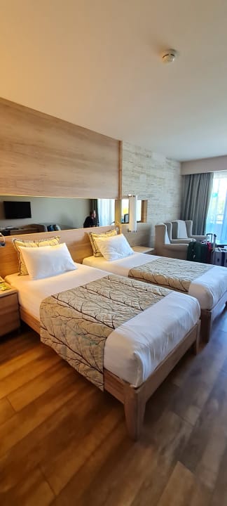 Zimmer Melas Resort Hotel