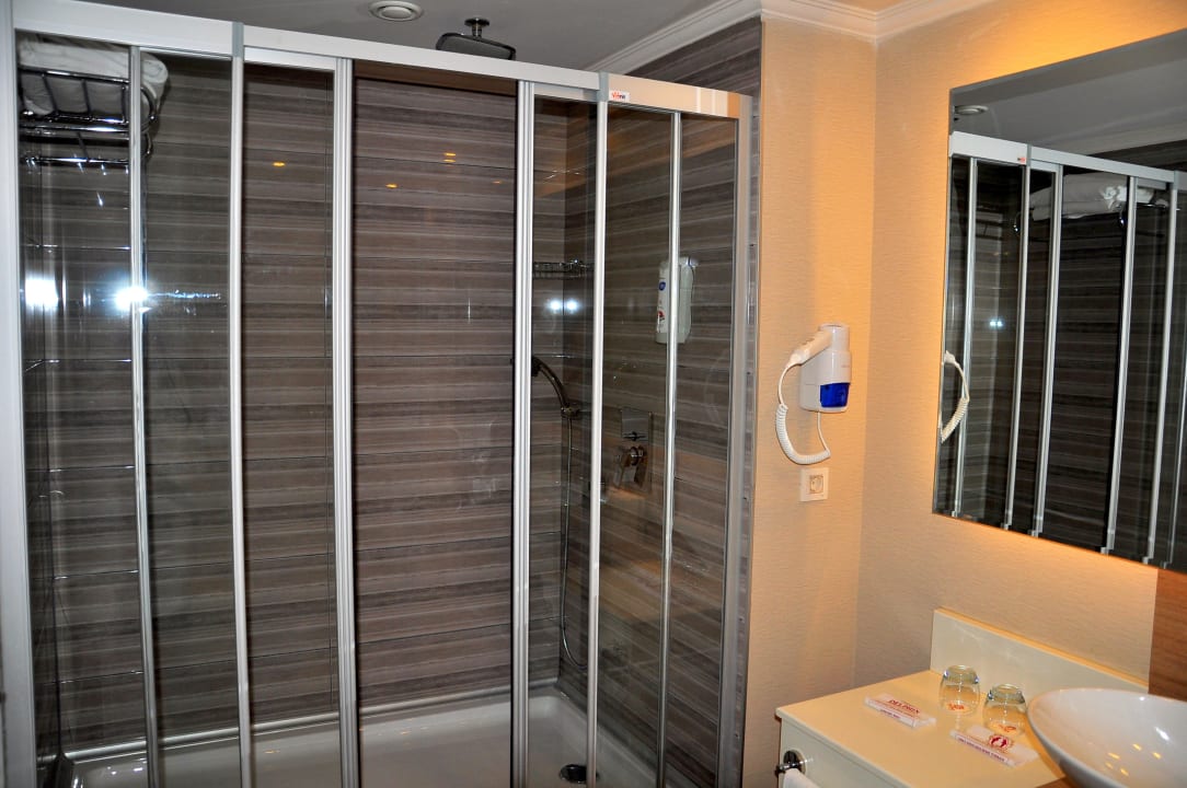 Душевая кабина Hotel Delphin Imperial