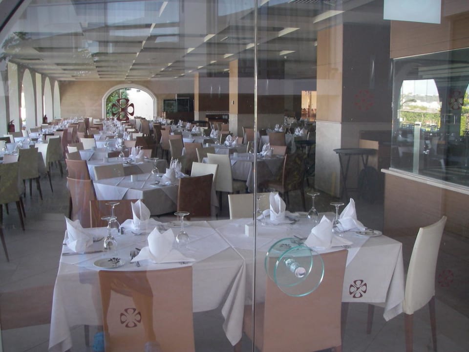 Główna restauracja The Ixian Grand & All Suites