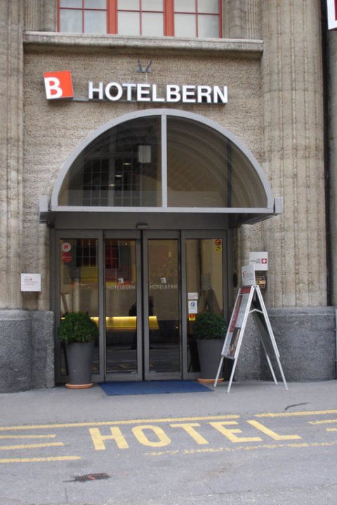 Eingang Best Western Plus Hotel Bern