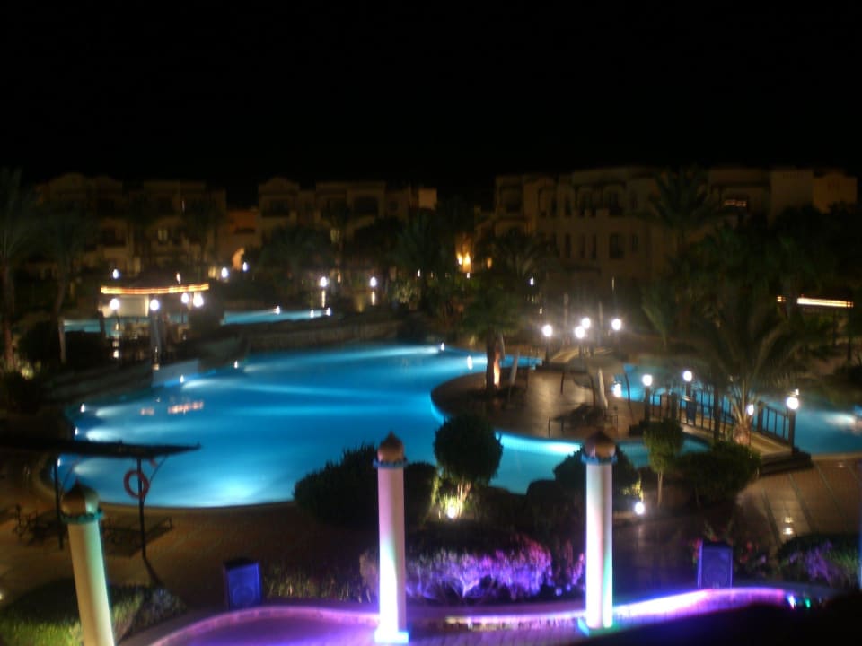 Pool bei Nacht Steigenberger Coraya Beach - Adults only