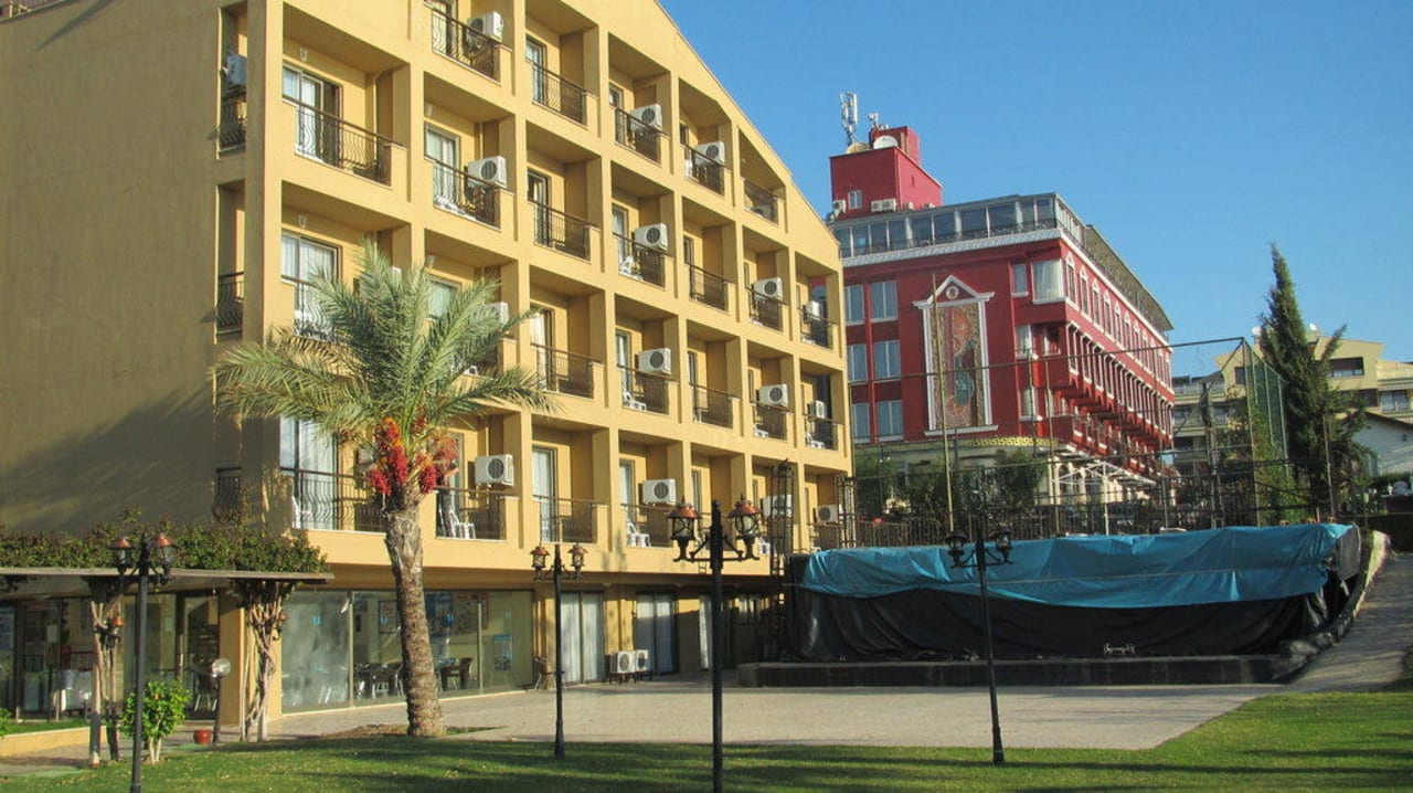 Meerseite Falcon Hotel