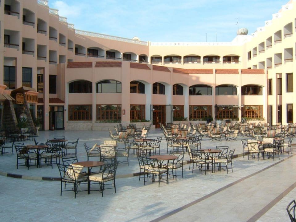 Sitzmöglichkeiten Abendanimationen Beach Albatros Resort