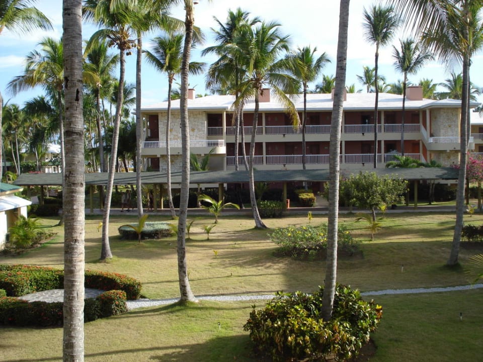 Innenhof rechts Grand Sirenis Punta Cana Resort & Aquagames