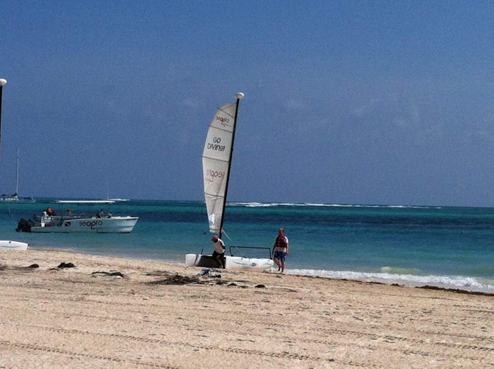 Strand mit Hotel-Katamaran Secrets Royal Beach Punta Cana - Adults only