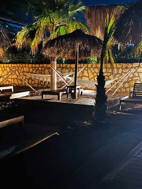 Strand Rubi Platinum Sign