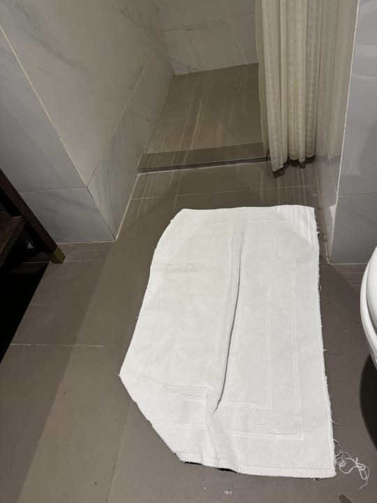 Zimmer Metropole The Crest Collection by The Ascott Limited