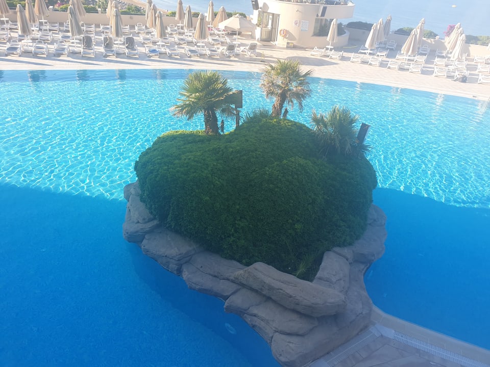 Pool Melas Resort Hotel