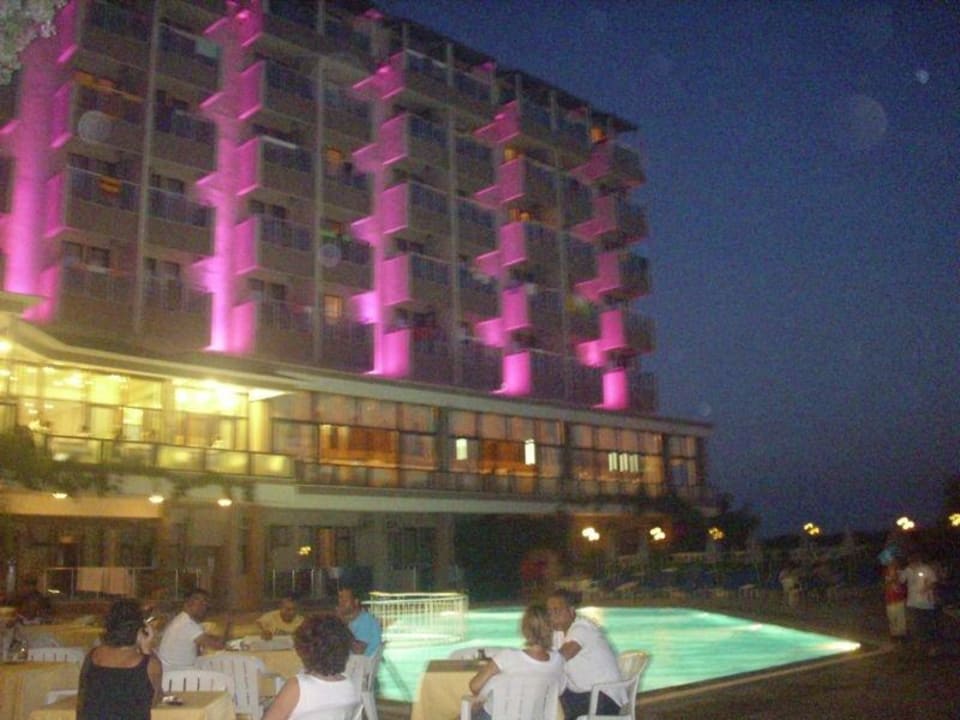 Abends Hotel Akropol