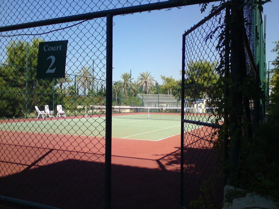 Tenniscourt im Village Melas Resort Hotel