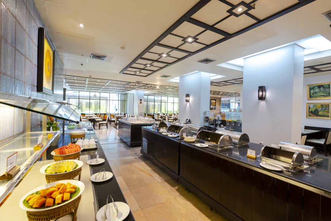 Gastro Pinnacle Lumpinee Park Hotel