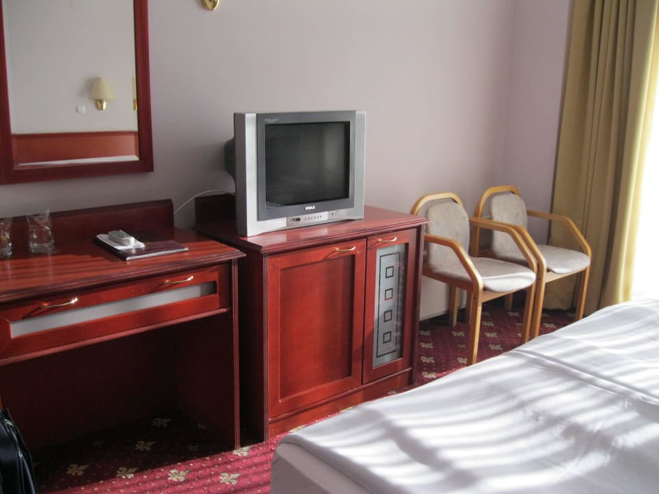 Sehr abgewohnt Hotel Bellevue