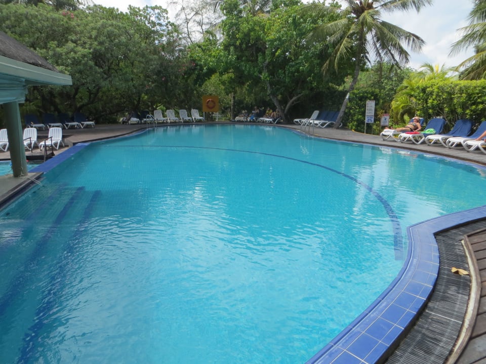 Kleiner Pool aber auch schön und sauber Adaaran Select Hudhuran Fushi - Premium All Inclusive