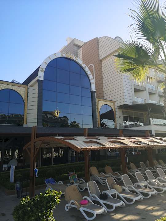 Pool Mary Hotel Side