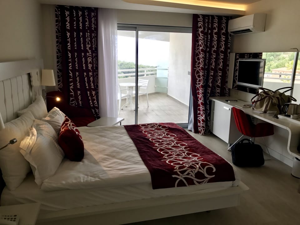 Zimmer Laguna Beach Alya Resort & Spa Hotel