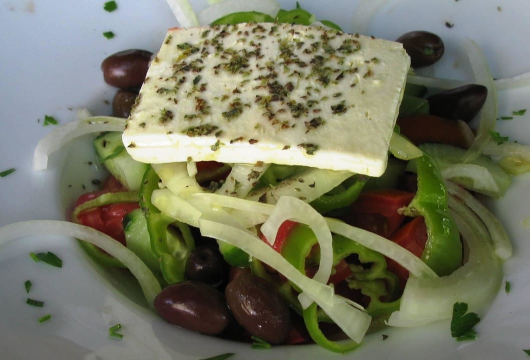 TRADITIONAL GREEK FOOD Hotel Geranion Village