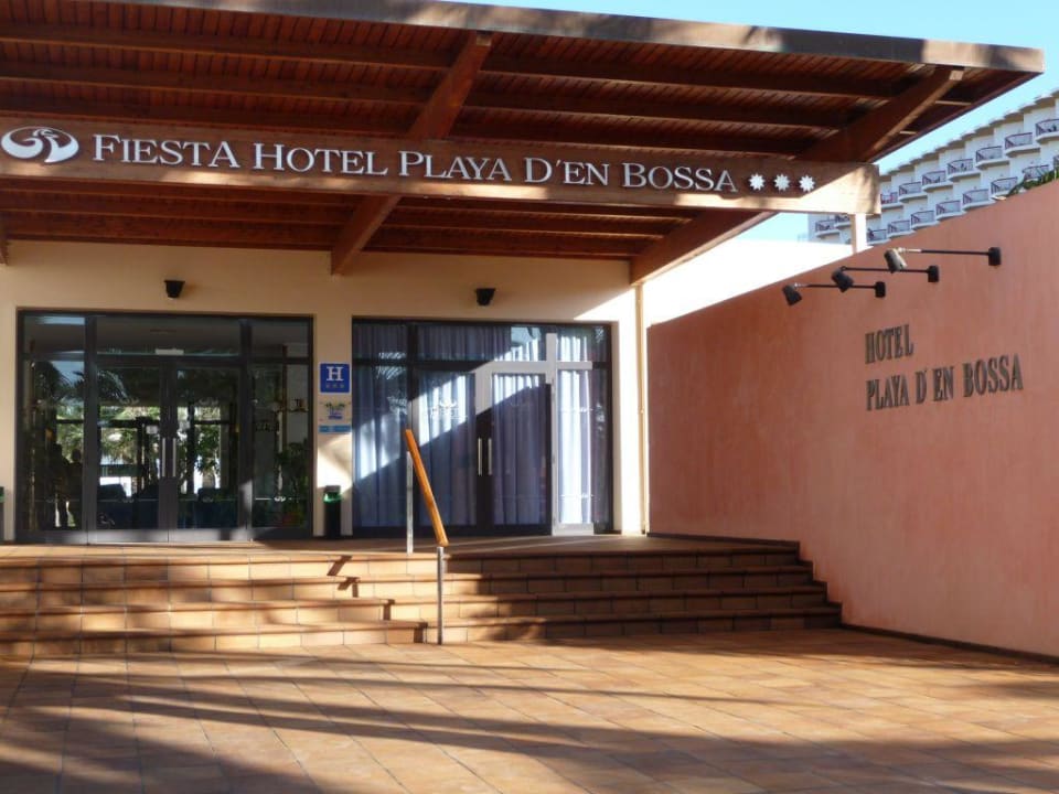 Eingang vom Hotel Ushuaia Ibiza Beach Hotel - The Tower / The Club - Adults only