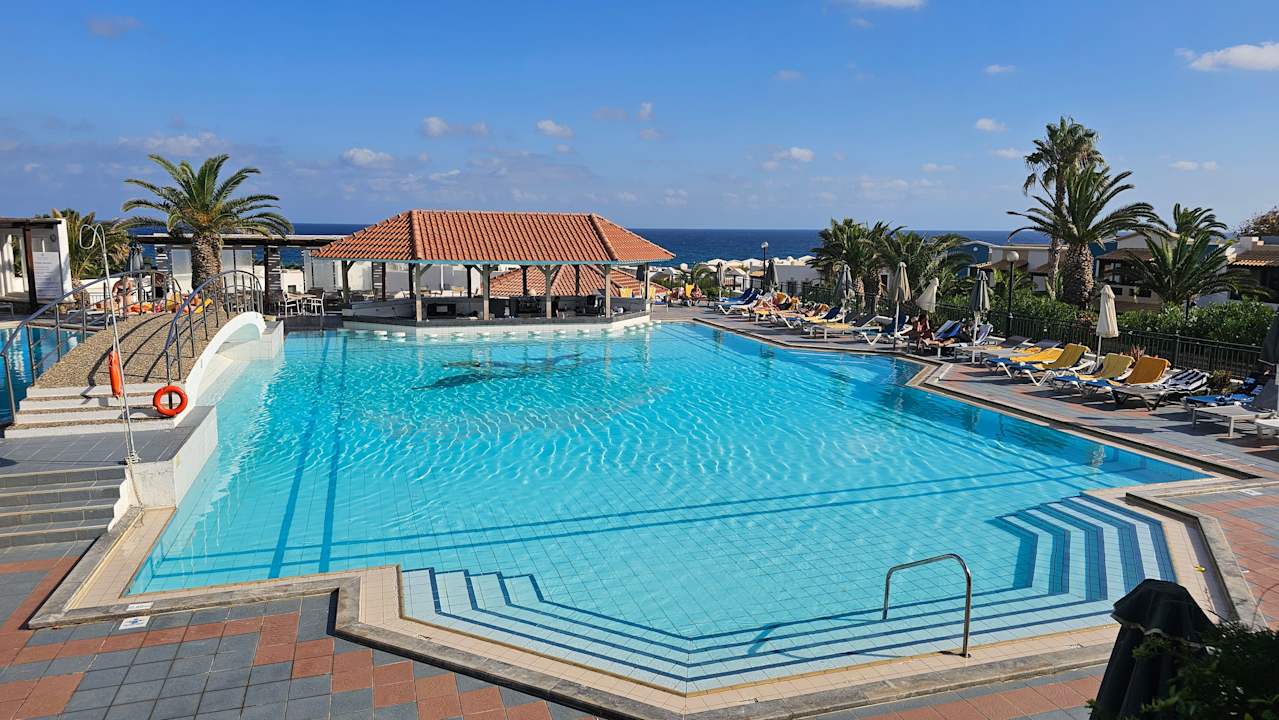 Pool Annabelle Beach Resort