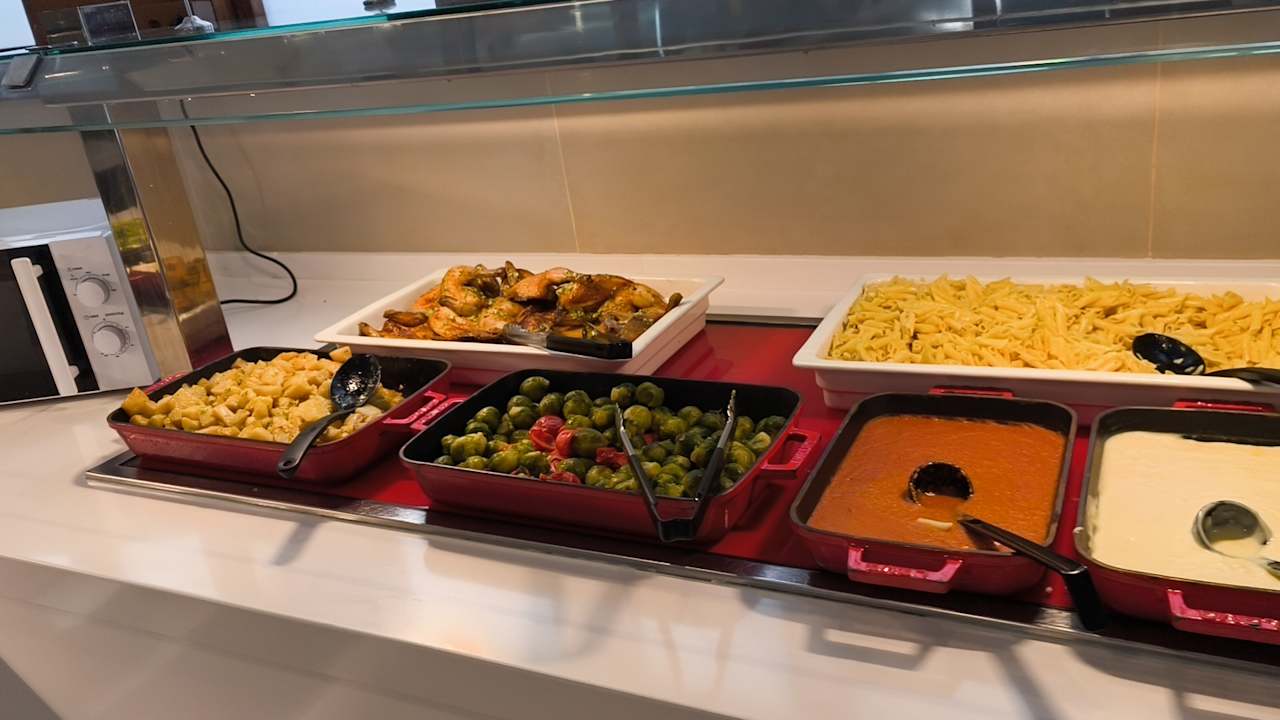 Gastro HL Miraflor Suites Hotel