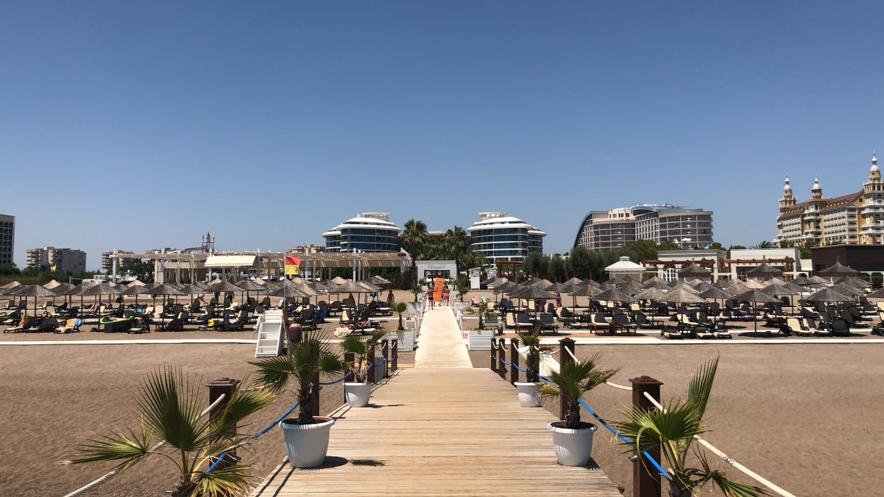 Strand Hotel Baia Lara