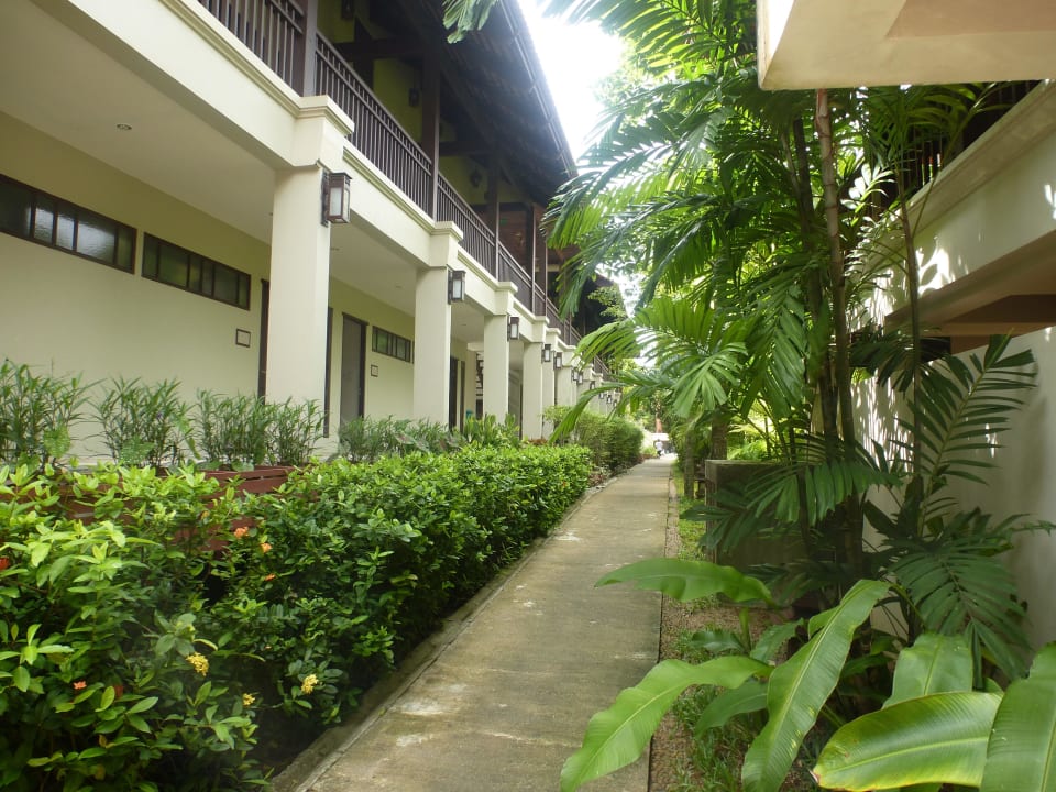 Zwischen Bhandari und Oriental Khaolak Bhandari Resort & Spa