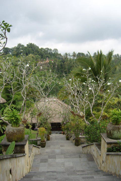 Treppen runter zur Boutique Hanging Gardens of Bali