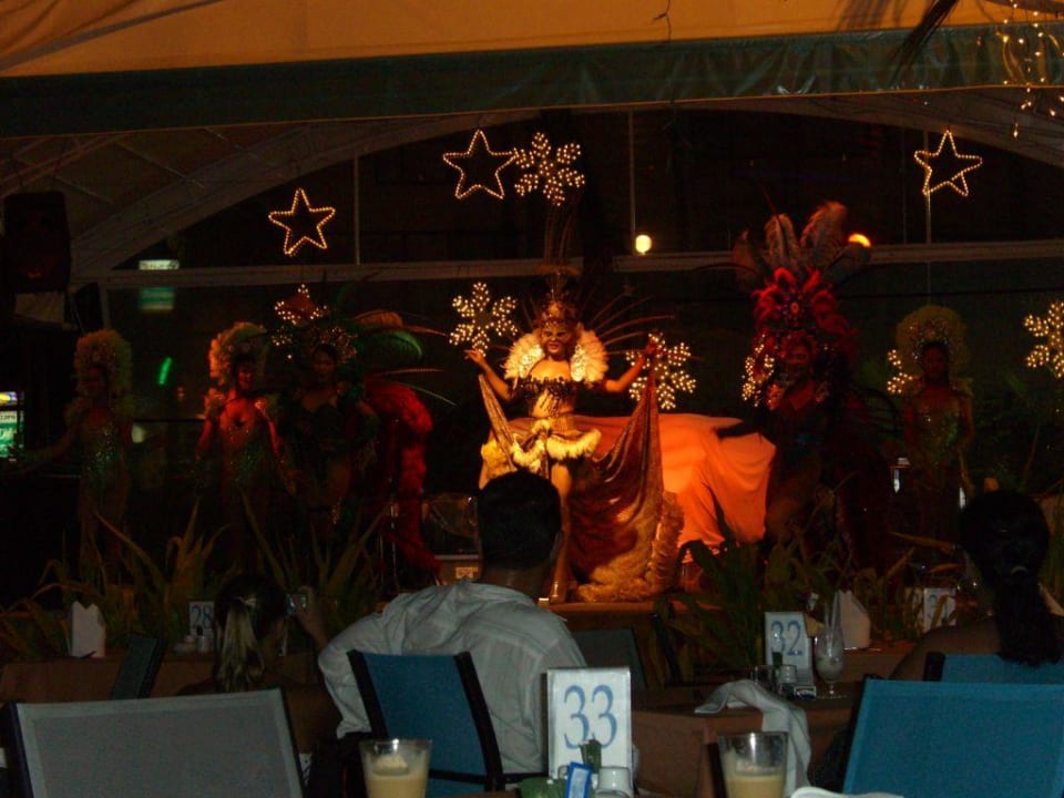Abend-Programm im Patong-Merlin Courtyard by Marriott Phuket, Patong Beach Resort