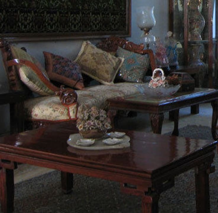 Sitting Area Bed & Breakfast Shantigriha New Delhi