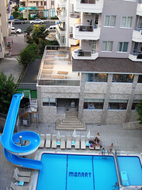 Widok z korytarza na 6 pietrze Monart City Hotel