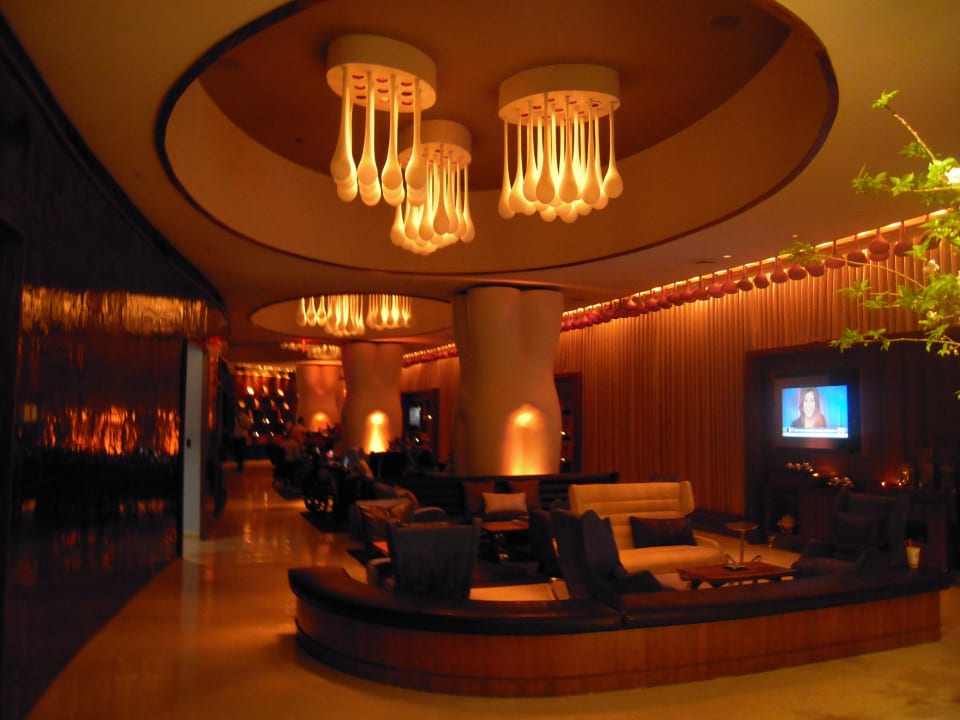 Lobby Renaissance Hotel New York Times Square