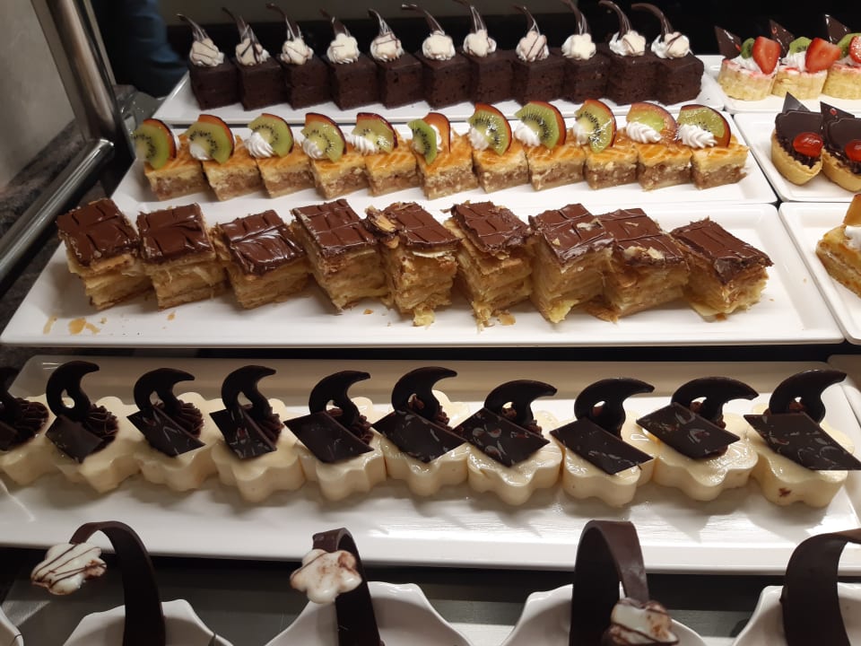 Gastro Serenity Alpha Beach