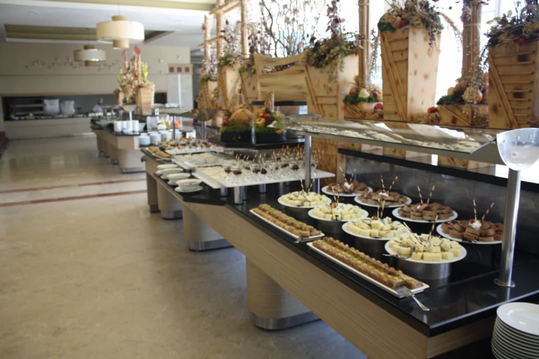Reichliches Buffet Hotel Miracle Resort
