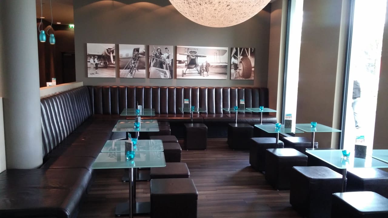 Lobby  Motel One Hamburg Airport