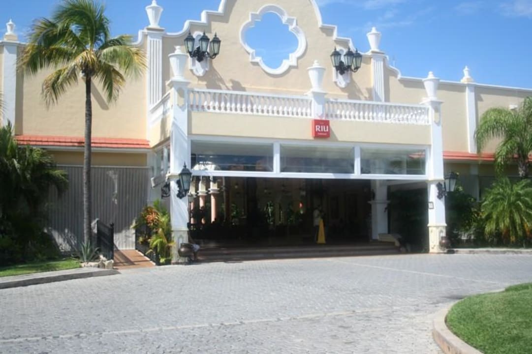 Einfahrt Hotel Riu Playacar