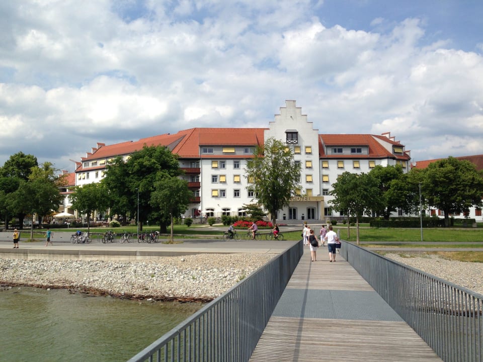 Blick vom Badehaus auf das Hotel Seehotel Am Kaiserstrand