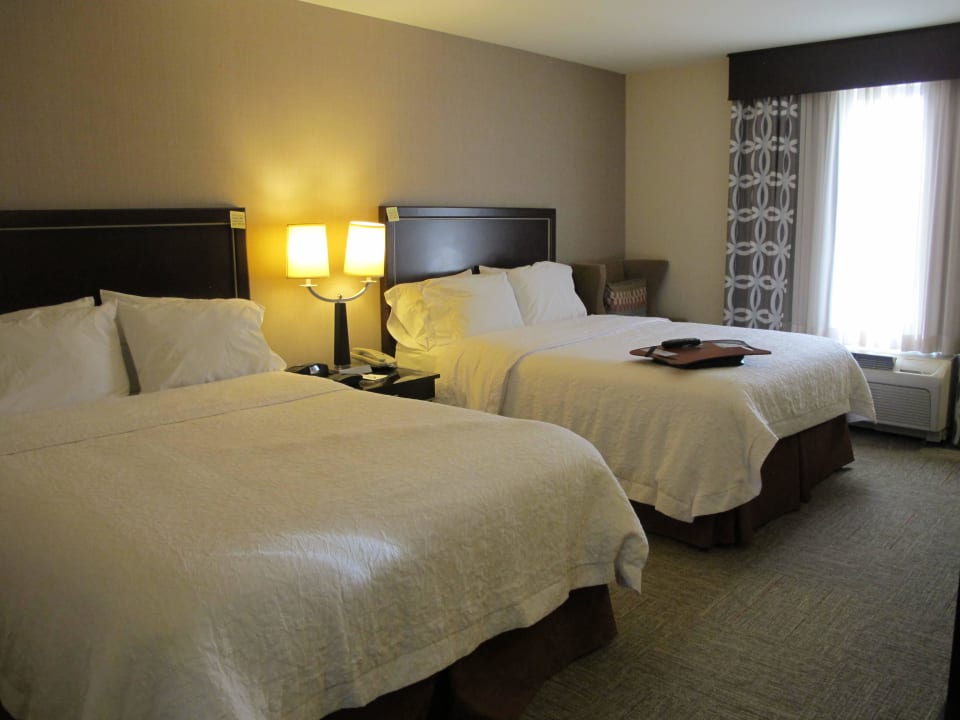 2 Queens Betten Hotel Hampton Inn & Suites Las Vegas South