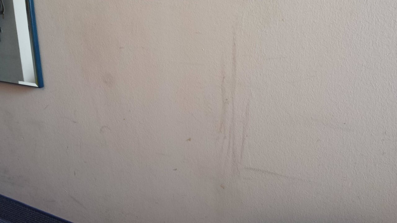 Dreckige Wände Hotel am Peterstor