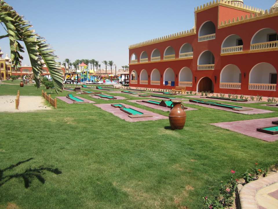 Mit Mini Golf Pickalbatros Alf Leila Wa Leila Resort - Neverland Hurghada