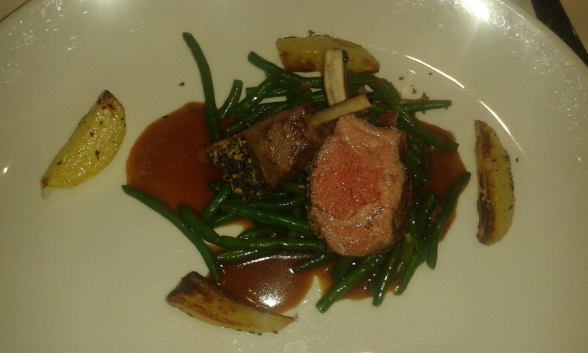 Lammrücken- 3. Gang zu Abendessen Sonklarhof