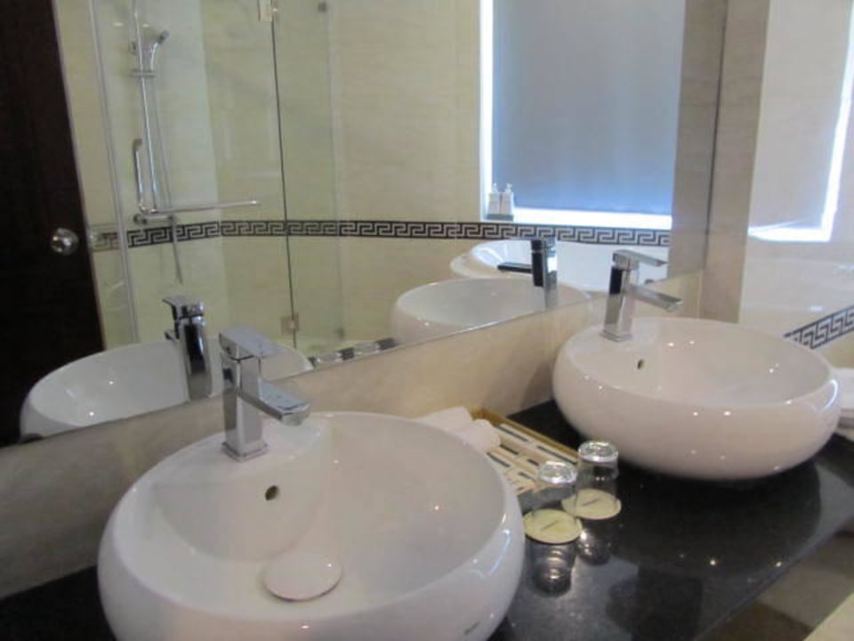 Wash Basisn Sandunes Beach Resort & Spa