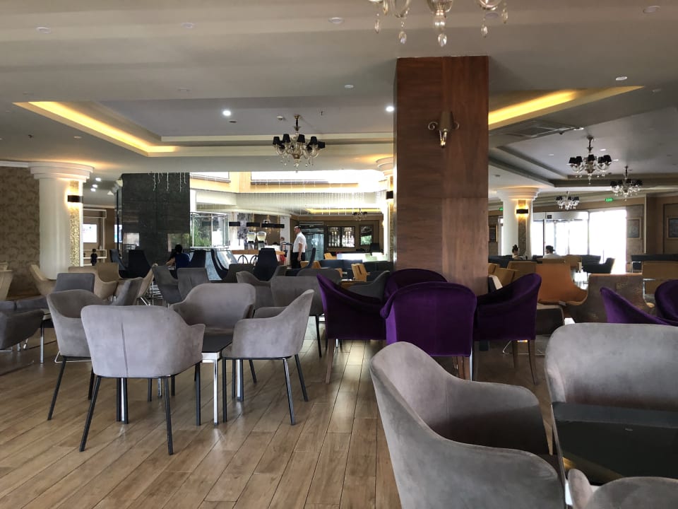 Lobby Hane Family Resort